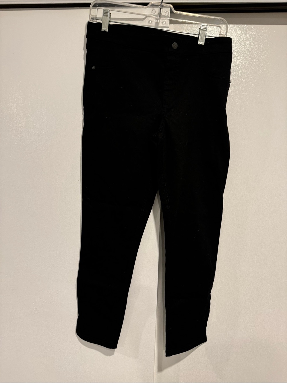 HUE Black Cropped Slim Ankle Jeans size medium